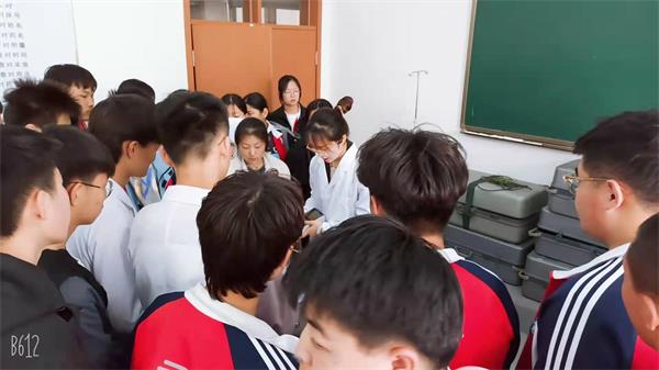 ɽ�|���V�߼�(j��)�����W(xu��)У����(sh��)���n�ǌW(xu��)���ı����n