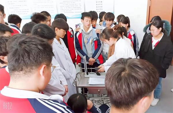 ɽ�|���V�߼�(j��)�����W(xu��)У����(sh��)���n�ǌW(xu��)���ı����n