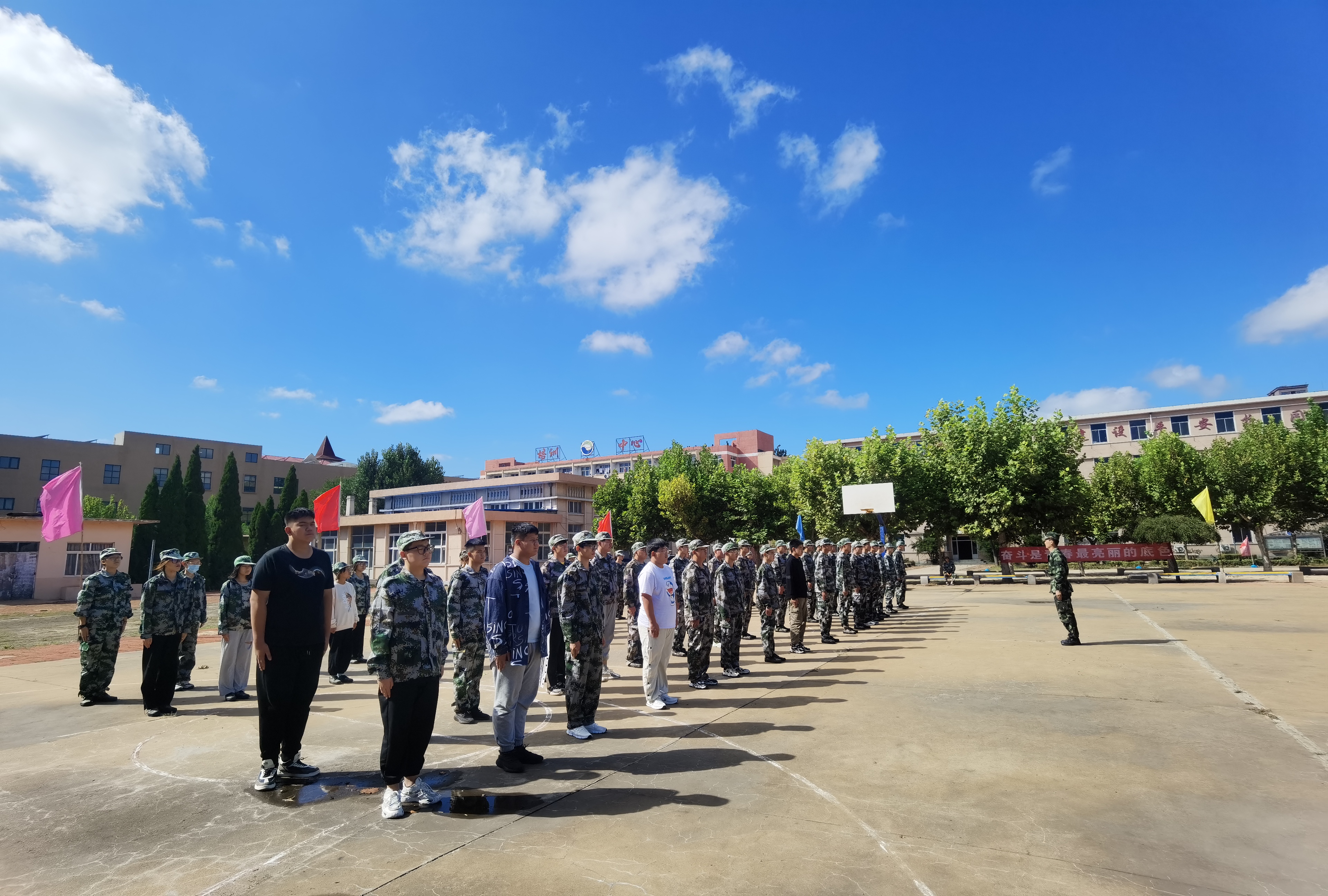 ɽ�|���ڵV�I(y��)���F(tu��n)�߼������W(xu��)У܊Ӗ(x��n)�����_ʼ����