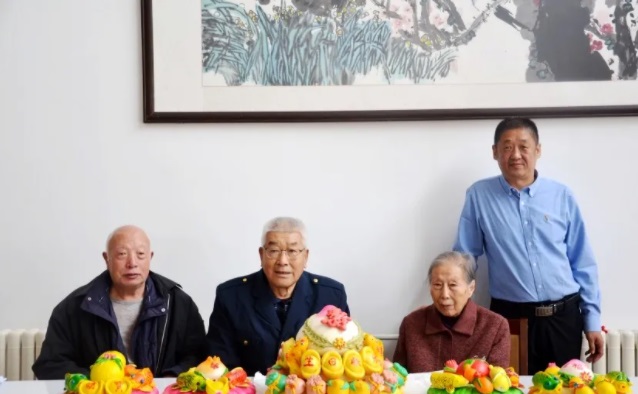 ��ϵ��ꖹ�(ji��) ��ů�����ġ� ꐼt��У�L��ꖹ�(ji��)ǰϦ�����˂���ȥ���ۻ��G�G��