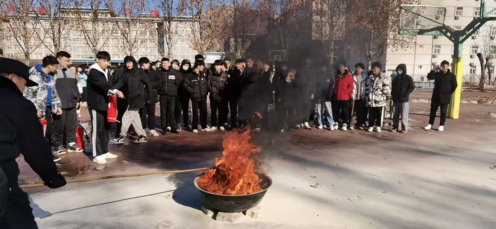 山東力明技工學(xué)校秋季消防演習(xí)逃生演練活動(dòng) 山東力明技工學(xué)校秋季消防演習(xí)逃生演練活動(dòng)