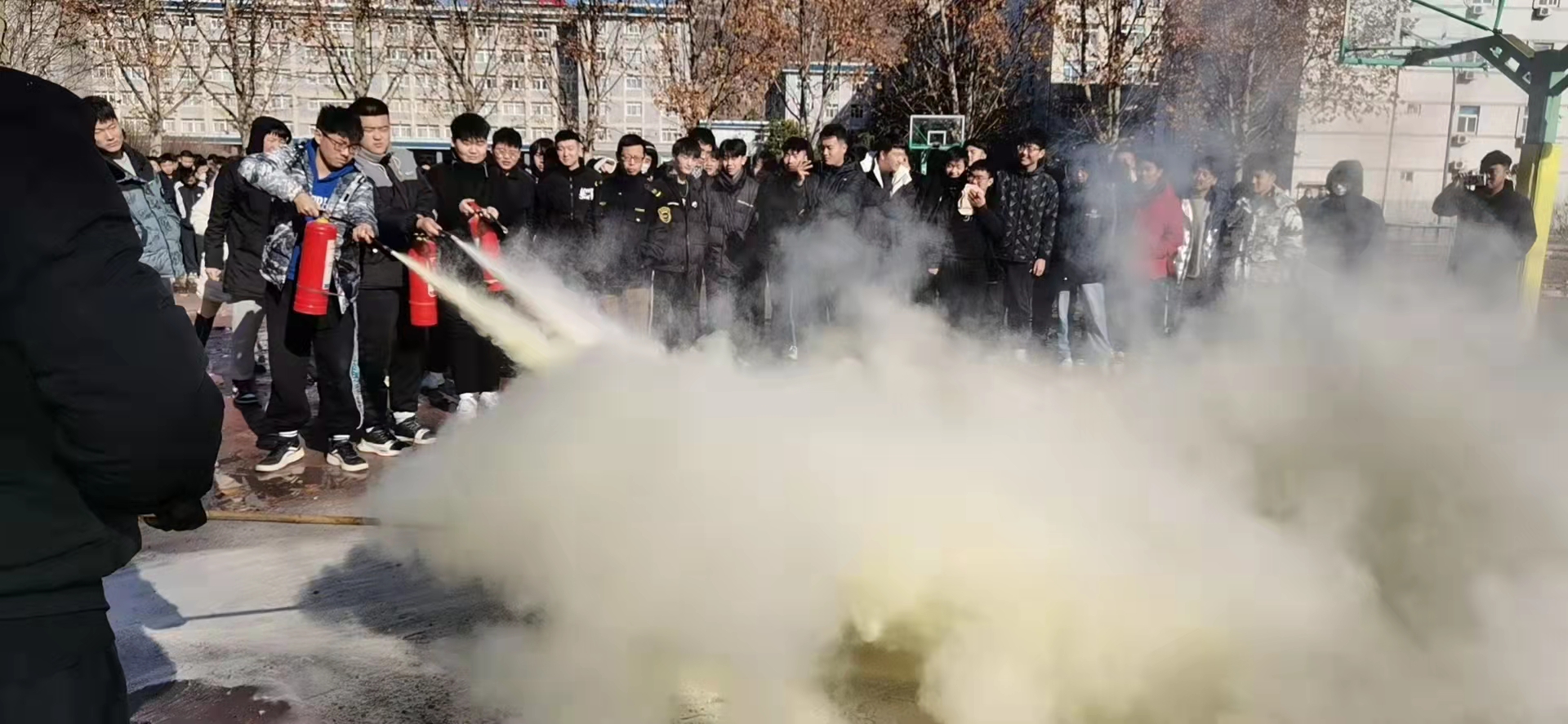 山東力明技工學(xué)校秋季消防演習(xí)逃生演練活動(dòng) 山東力明技工學(xué)校秋季消防演習(xí)逃生演練活動(dòng)