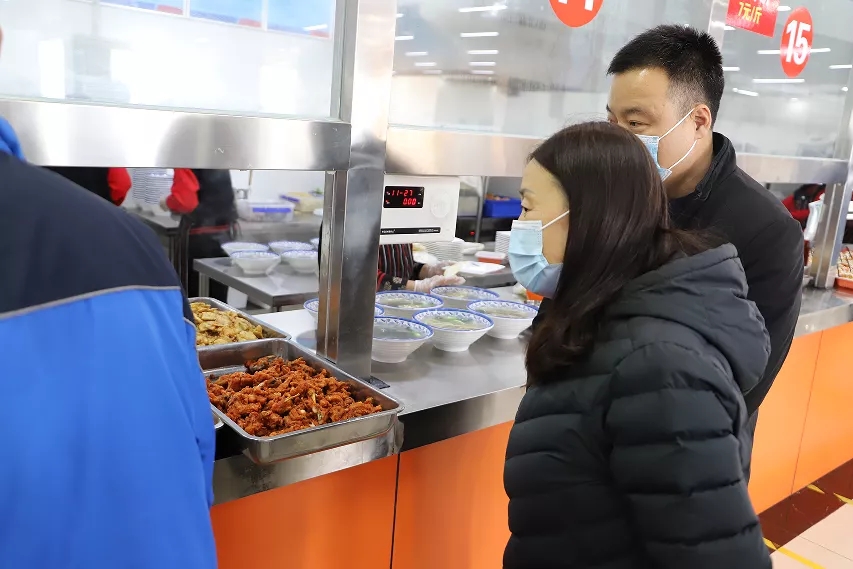 ����У������ɽ�|ʡ�H���̘I(y��)�W(xu��)У��Ո�W(xu��)�����L�������M�W(xu��)У�͏d��������ϵİ�ȫ