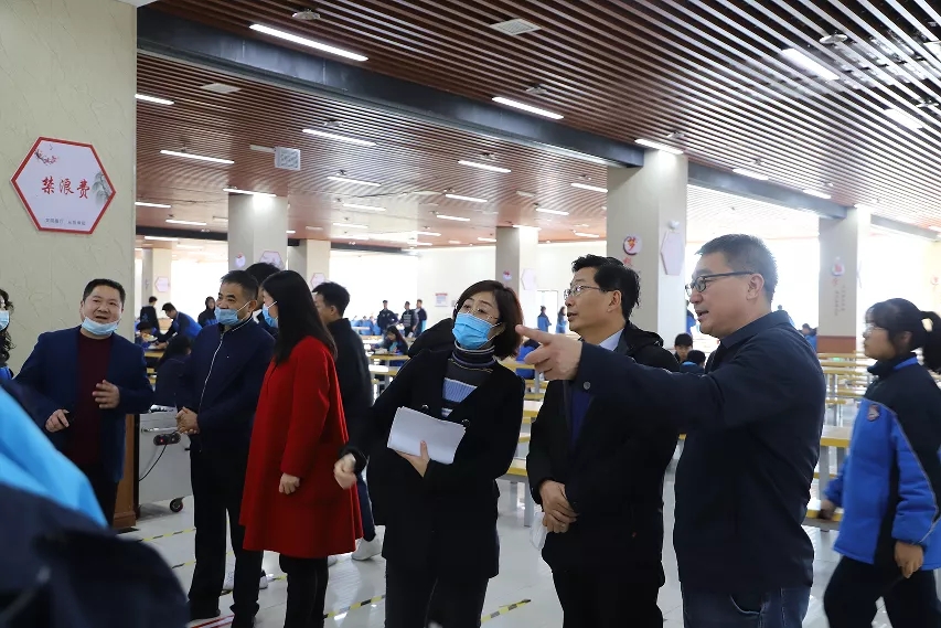 ����У������ɽ�|ʡ�H���̘I(y��)�W(xu��)У��Ո�W(xu��)�����L�������M�W(xu��)У�͏d��������ϵİ�ȫ