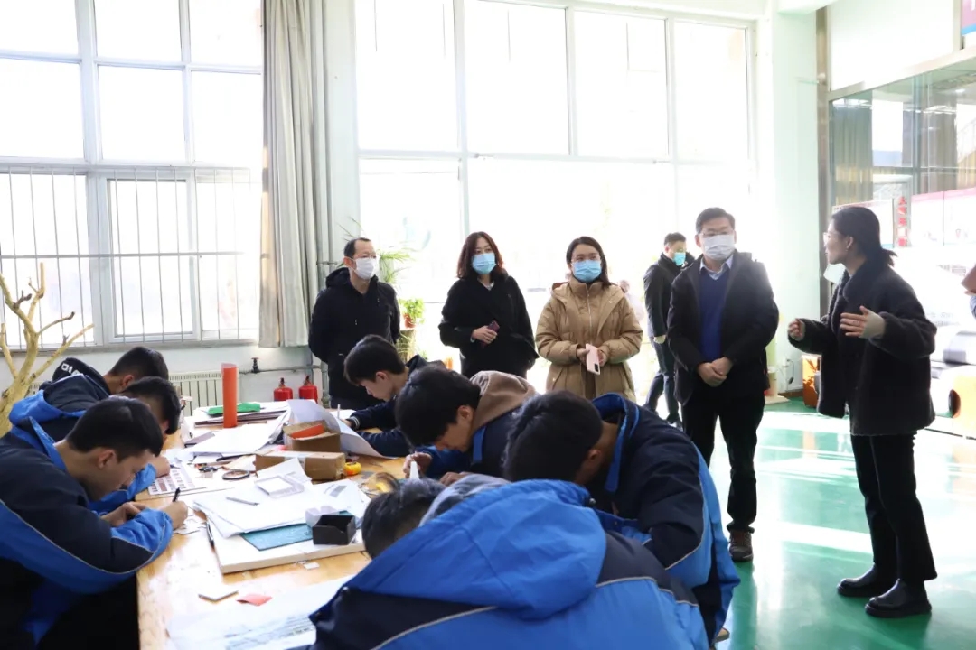 �����}���\������l(f��)չ��ʡ�����d���ҽM��ɽ�|ʡ�H���̘I(y��)�W(xu��)Уʡʾ��У���O(sh��)�Ŀ�M(j��n)������u��