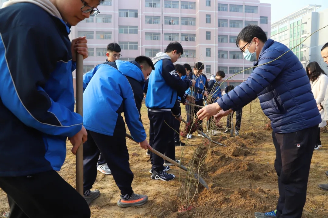 �����ĞH�̡�ɽ�|ʡ�H���̘I(y��)�W(xu��)У��ȫ���I(y��)ԺУ�ڄ�(d��ng)������(j��ng)�(y��n)������(hu��)�������Ͱl(f��)��