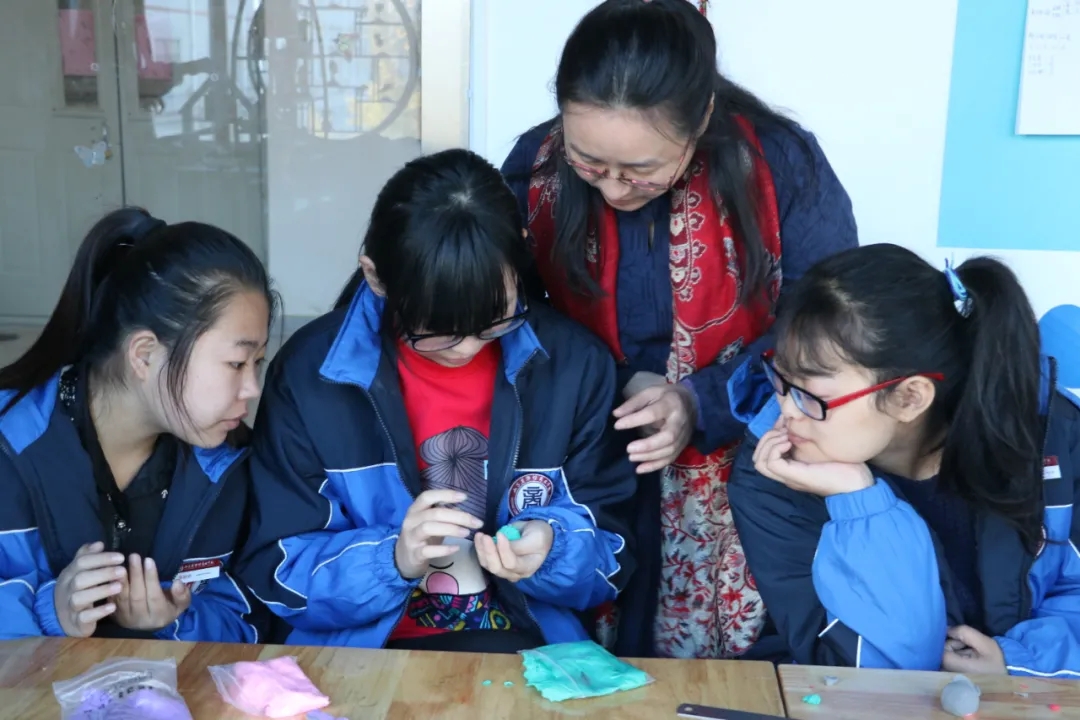 �����ĞH�̡�ɽ�|ʡ�H���̘I(y��)�W(xu��)У��ȫ���I(y��)ԺУ�ڄ�(d��ng)������(j��ng)�(y��n)������(hu��)�������Ͱl(f��)��