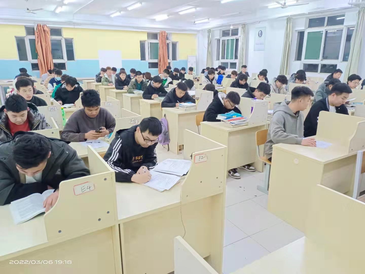 ɽ�|���������W(xu��)У2022�꼼����Ӗ(x��n)�_ʼ����