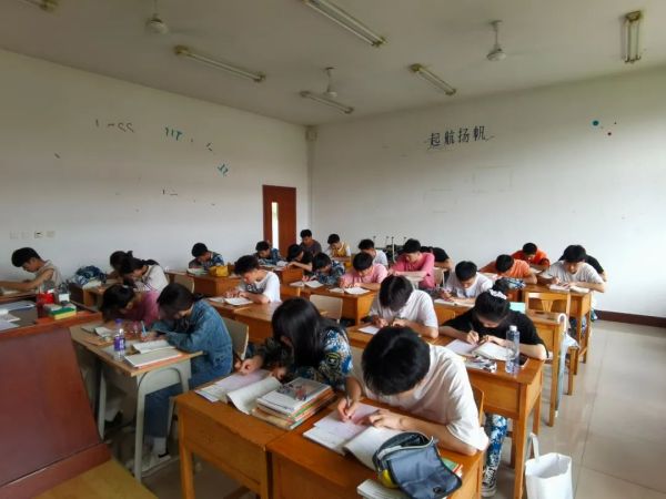 ���u�ЙC(j��)е�I(y��)�еȌ��I(y��)�W(xu��)У���I(y��)����Щ��