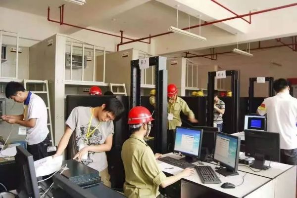 �W(xu��)�������I(y��)�x�����u�����W(xu��)У��