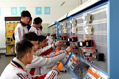 ���u��ʯ���߼�(j��)�����W(xu��)У�_�O(sh��)����Щ���I(y��)��