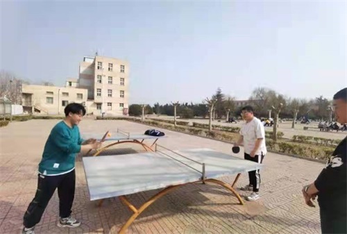 ɽ�|���ڵV�I(y��)���F(tu��n)�߼������W(xu��)У����ЩУ�@������