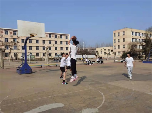 ɽ�|���ڿƼ��V�I(y��)���F(tu��n)�߼������W(xu��)���@��ِ�_ʼ�ˣ�