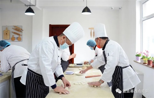 ���������ӡ������z��ꐼt��У�L��������ʿһ�О���^(q��)һ�������ˆT��ȥ�������ˮ���