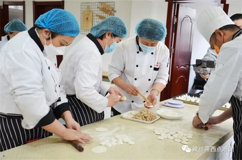 ���������ӡ������z��ꐼt��У�L��������ʿһ�О���^(q��)һ�������ˆT��ȥ�������ˮ���