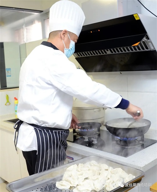 ���������ӡ������z��ꐼt��У�L��������ʿһ�О���^(q��)һ�������ˆT��ȥ�������ˮ�