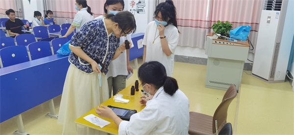 ɽ�|���������W(xu��)У�M���W(xu��)���߿��w�z