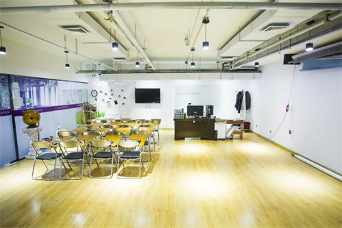 �Ͼ����I(y��)�����WУ�_�O(sh��)����Щ�����n�̰���